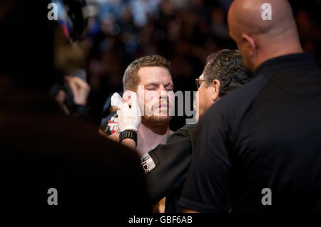 Nate Marquardt aus den USA während der UFC 95 bei O2, London. Stockfoto