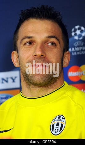 Fußball - Juventus-Pressekonferenz und Training - Stamford Bridge Stockfoto