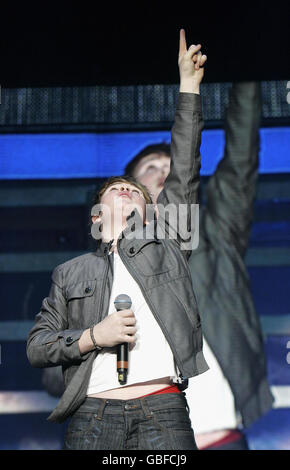 Die X Factor Live Tour - London. Eoghan Quigg tritt während der X Factor Live Tour in der Wembley Arena, London, auf. Stockfoto