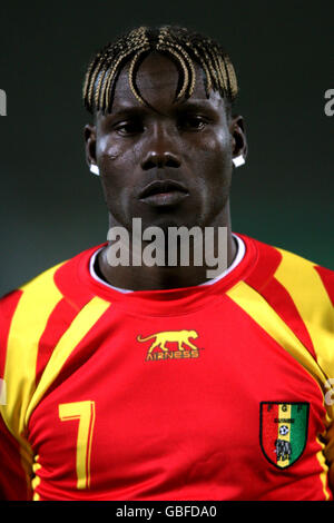 Fußball - Internationale Freundschaften - Kamerun gegen Guinea - Stade Robert Bobin. Fode Mansare, Guinea Stockfoto