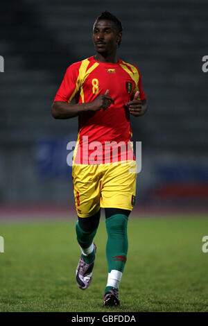 Fußball - Internationale Freundschaften - Kamerun gegen Guinea - Stade Robert Bobin. Kevin Constant, Guinea Stockfoto