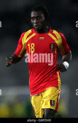 Fußball - Internationale Freundschaften - Kamerun gegen Guinea - Stade Robert Bobin. Samuel Johnson, Guinea Stockfoto