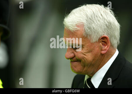 Fußball - FA Barclaycard Premiership - Newcastle United / Wolverhampton Wanderers. Sir Bobby Robson, Manager von Newcastle United Stockfoto