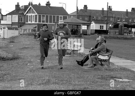 Boxen - Boxer Zug am Meer - Stechhilfe - 1972 Stockfoto