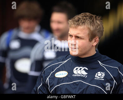 Rugby Union - Schottland Captian's Run - Murrayfield. Der schottische Simon Taylor während des Captain's Run in Murrayfield, Edinburgh. Stockfoto