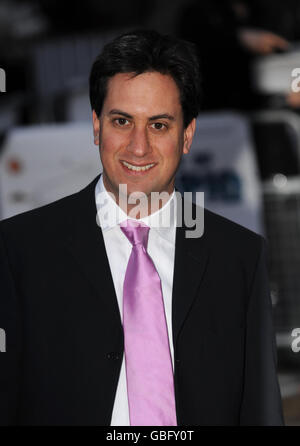 Ed Miliband kommt für die Age of Stupid Solar powered Premiere in Leicester Square im Zentrum von London. Stockfoto