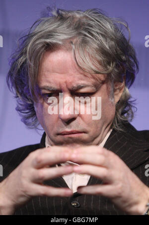 Sir Bob Geldof beim Barbican in London für die Konferenz des Department for International Development über die Auswirkungen der Kreditklemme auf die Armut in der Welt. Stockfoto