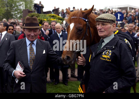 Pferderennen Sie - Newmarket - UltimateBet.com 2000 Guineas Stockfoto