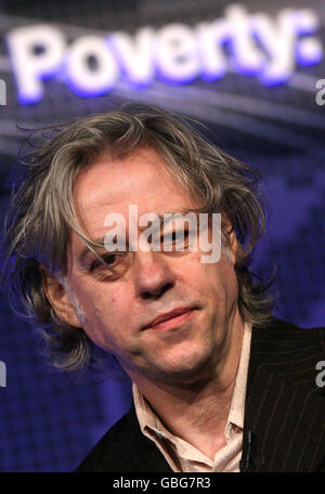 Sir Bob Geldof beim Barbican in London bei der Konferenz des Department for International Development darüber, wie die Kreditklemme die Armut in der Welt beeinflusst. Stockfoto