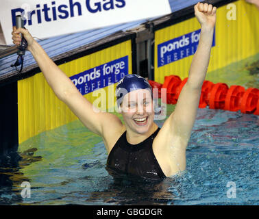 Die britische Joanne Jackson feiert den Gewinn des Finales der Womens Open 200m Freestyle während der British Swimming Championships in Ponds Forge, Sheffield. Stockfoto