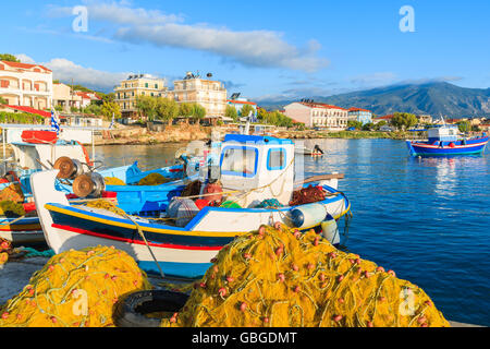 Griechischen Angelboote/Fischerboote in Sonnenaufgang Licht, Insel Samos, Griechenland Stockfoto