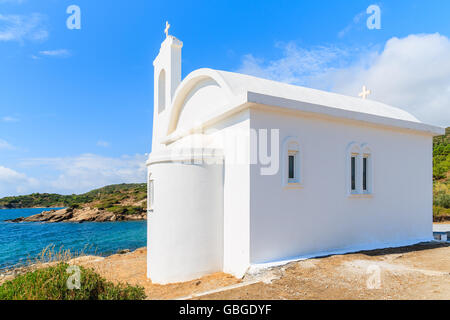 Weißen griechischen Kirche auf der Insel von Samos, Griechenland Stockfoto