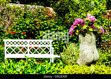 Garten im Charleston Farmhouse (Sussex); Garten von Charleston, Lebensort der Bloomsbury Group Stockfoto