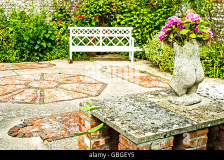 Garten im Charleston Farmhouse (Sussex); Garten von Charleston, Lebensort der Bloomsbury Group Stockfoto