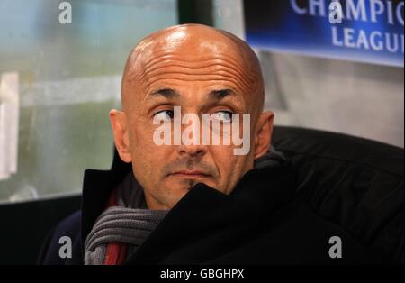 Fußball - UEFA Champions League - erste Ausscheidungsrunde - zweite Etappe - Roma gegen Arsenal - Stadio Olimpico. Luciano Spalletti, Trainer Roma Stockfoto