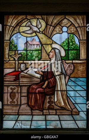 Farbe-Glasmalerei-Fenster verbleit Santa Teresa schreiben, Kloster, gegründet im Jahre 1636 in Avila, Castilla y Leon, Spanien Stockfoto