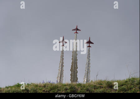 Rote Pfeile Denkmal am Strand von Bournemouth für FLT Lt Jon Egging starb auf tragische Weise bei einem Unfall beim Bournemouth Air festival Stockfoto