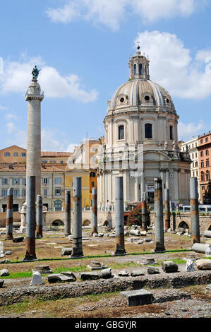 Foro di Traiano, Trajan-Forum, Forum Romanum, Trajan Roman Forum, Trajans Säule, Säule, Santissimo Nome di Maria, Kirche, Piazza Venezia, quadratisch, Rome, Lazio, Italy Stockfoto