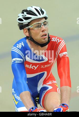 Radfahren - UCI-Bahn-Weltmeisterschaften 2009 - Tag vier - BGZ Arena Velodrome. Der britische Mark Cavendish bei den UCI World Track Cycling Championships 2009 im Velodrom BGZ Arena in Pruszkow, Polen. Stockfoto