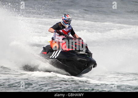 John Malin, fahren ein Sea-Doo PXPX-260 in einem P1 AquaX Rennen, während der schottische Grand Prix des Meeres, statt auf Greenock. Stockfoto