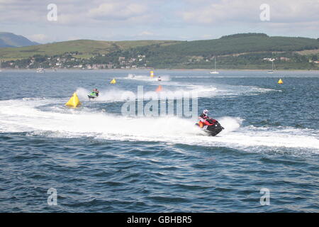 John Malin, fahren ein Sea-Doo PXPX-260 in einem P1 AquaX Rennen, während der schottische Grand Prix des Meeres, statt auf Greenock. Stockfoto