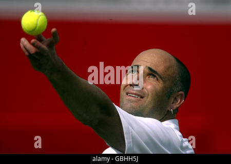 Tennis - Stella Artois Championship - zweite Runde - Igor Andreev V Andre Agassi Stockfoto