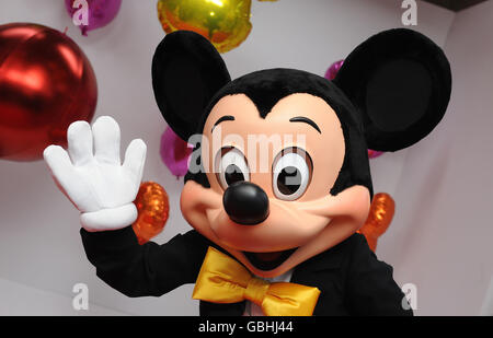 Mickey Mouse während Mickys Magical Party im Disneyland Paris, in Frankreich. Stockfoto