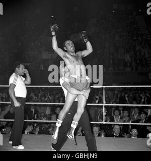 Boxen - Europameistertitel im Mittelgewicht - Alan Minter V Gratien Tonna - Empire Pool - Wembley Stockfoto