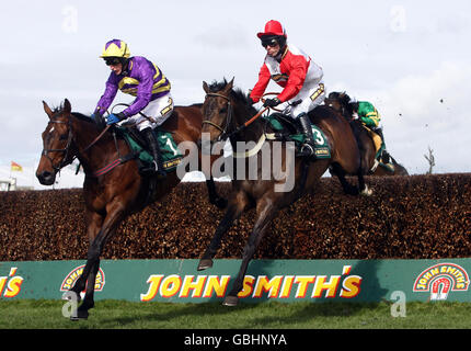 Horse Racing - 2009 John Smiths Grand National Meeting - Tag drei - Aintree Racecourse Stockfoto