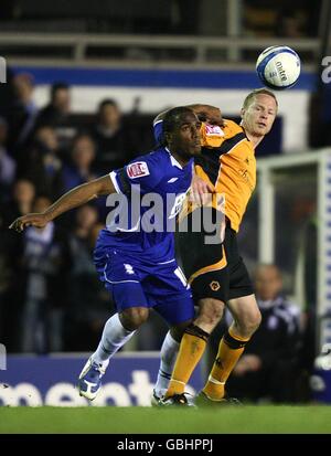 Fußball - Coca-Cola Championship - Birmingham City / Wolverhampton Wanderers - St Andrew's Stadium. Cameron Jerome (links) von Birmingham City und Jody Craddock von Wolverhampton Wanderers (rechts) kämpfen um den Ball Stockfoto