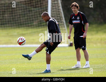 Wales' Robert Earnshaw während einer Trainingseinheit im Vale Hotel, Hensol, Cardiff. Stockfoto