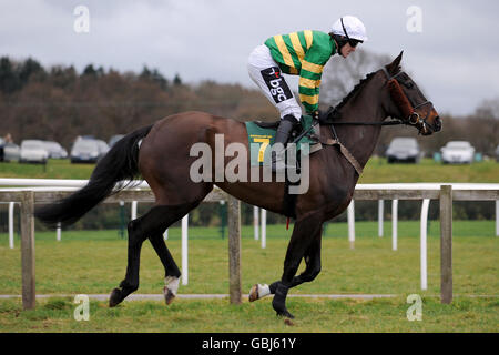 Jockey Tony McCoy auf Ich bin der Dschider vor dem Heathcotes Außerhalb Handicap Hürde Stockfoto