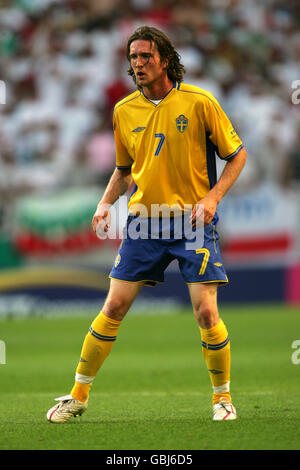 Fußball - UEFA-Europameisterschaft 2004 - Gruppe C - Schweden - Bulgarien. Mikael Nilsson, Schweden Stockfoto