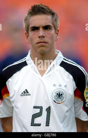 Fußball - UEFA-Europameisterschaft 2004 - Gruppe D - Deutschland gegen Holland. Philipp Lahm, Deutschland Stockfoto