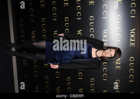 Ben Grimes kommt zu einem Abendessen zu Ehren von Frida Giannini, Creative Director von Gucci, zu dem Alexandra Shulman, Redakteurin der britischen Vogue, in der Saatchi Gallery in London eingeladen ist. Stockfoto