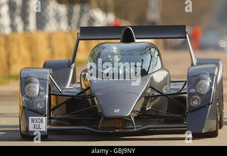 Ein Caparo T1 Supersports wird im Goodwood House in der Nähe von Chichester, West Sussex, auf Herz und Nieren geprüft Stockfoto