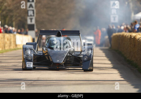 Ein Caparo T1 Supersports wird im Goodwood House in der Nähe von Chichester, West Sussex, auf Herz und Nieren geprüft Stockfoto