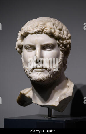 Rom. Italien. Portrait Büste des römischen Kaisers Hadrian um ungefähr 40 Jahre alt (Ca. 117 AD), Palazzo Massimo alle Terme. Museo Nazionale Romano. Stockfoto