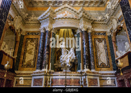 Rom. Italien. Berninis Skulptur The Ecstasy of St. Teresa (1647-1652), in der Cornaro-Kapelle Santa Maria della Vittoria. Stockfoto