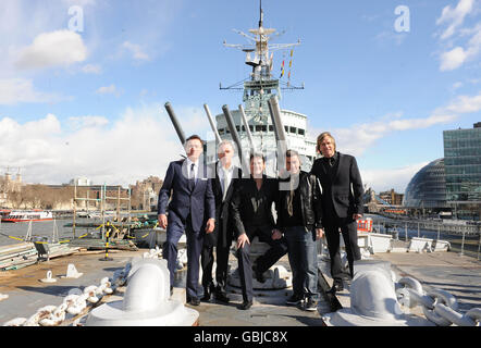 Die 80er Jahre Popgruppe Spandau Ballet kündigt ihr Comeback bei einer Fotoschau auf der HMS Belfast in London an. Stockfoto