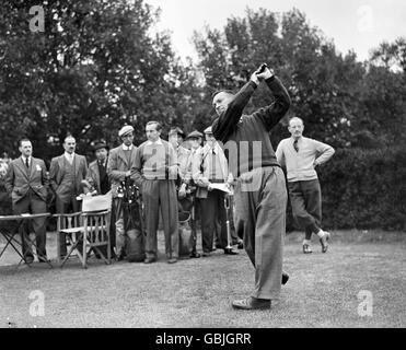 Golf - Ryder Cup - Pre-Tournament Practice - Großbritannien und Irland / Oxford und Cambridge Golf Society. Arthur Lees im Spiel. Stockfoto