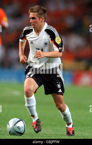 Fußball - UEFA-Europameisterschaft 2004 - Gruppe D - Deutschland gegen Holland. Philipp Lahm, Deutschland Stockfoto