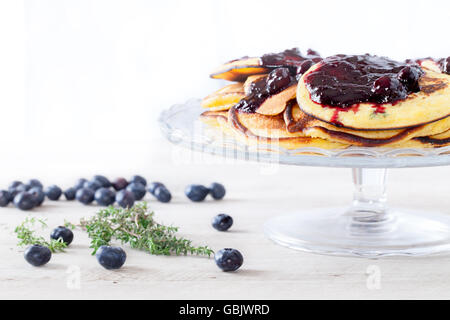 Heidelbeer-Pfannkuchen Dessert Stockfoto