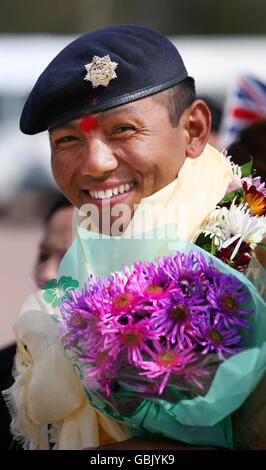 Gurkhas nach Hause zurückkehren. Stockfoto