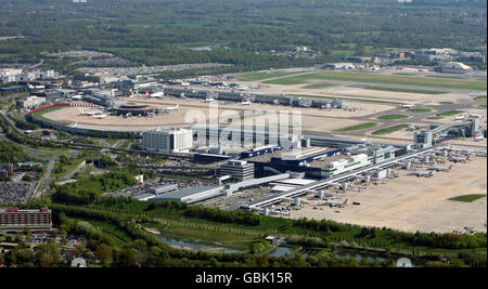 Ein allgemeiner Blick vom Norden des Gatwick Airport North Terminal, Crawley, West Sussex. Stockfoto