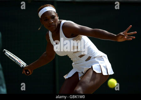 Tennis - Wimbledon 2004 - Frauen Finale - Serena Williams V Maria Sharapova Stockfoto