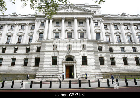 The Treasury, gelegen an der Horse Guards Road in Westminster, im Zentrum von London. Stockfoto