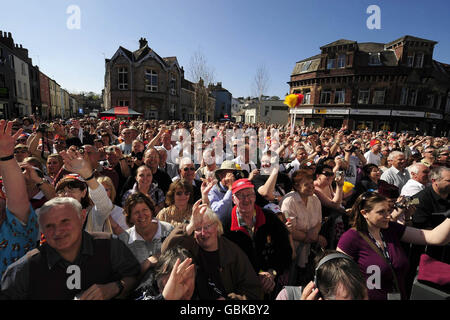 Laurel und Hardy Statue enthüllt Stockfoto