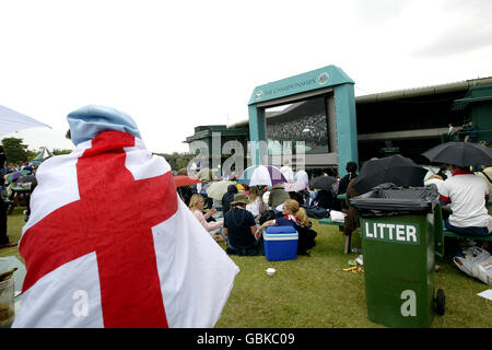 Tennis - Wimbledon 2004 - Viertelfinale - Tim Henman V Mario Ancic Stockfoto