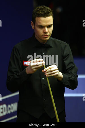 Jamie Cope bei seinem zweiten Spiel während der Snooker-Weltmeisterschaft Betfred.com im Crucible Theatre, Sheffield. Stockfoto